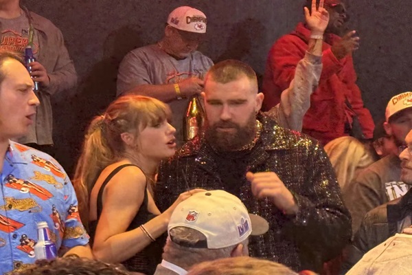 Taylor Swift and Travis Kelce at Zouk Nightclub.Zouk Nightclub