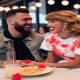 taylor swift eating Pizza with Travis Kelce