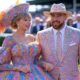 KENTUCKY DERBY 2025 EXPLOSION! Taylor Swift and Travis Kelce STEAL the spotlight with jaw-dropping outfits and unmatched star power! But a sudden incident in the stands left fans SCREAMING – What’s happening? Click to find out! The answer is below