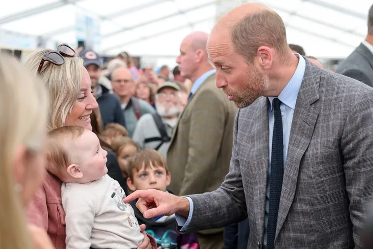 TRENDING: Prince William Is Going Viral for His Interaction with a Baby Who Shares a Name with One of His Children... Check it out